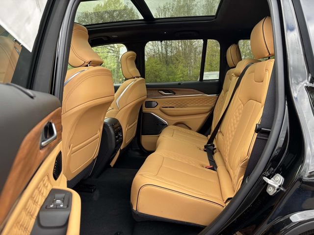New 2026 Jeep Grand Cherokee Summit w/ Obsidian Package AWD/4WD image 9