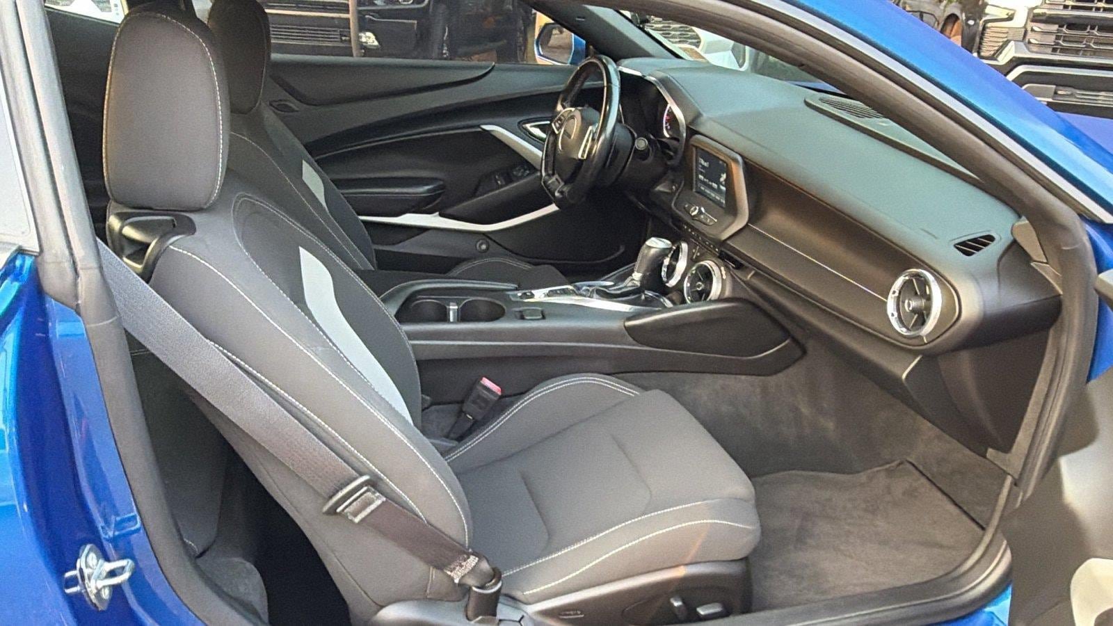 Used 2018 Chevrolet Camaro LT RWD image 19