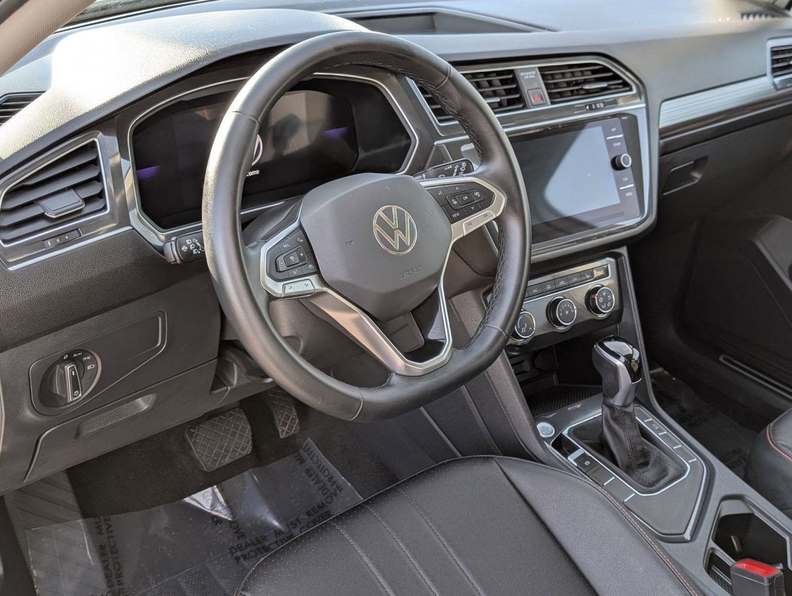 Used 2024 Volkswagen Tiguan SE image 4