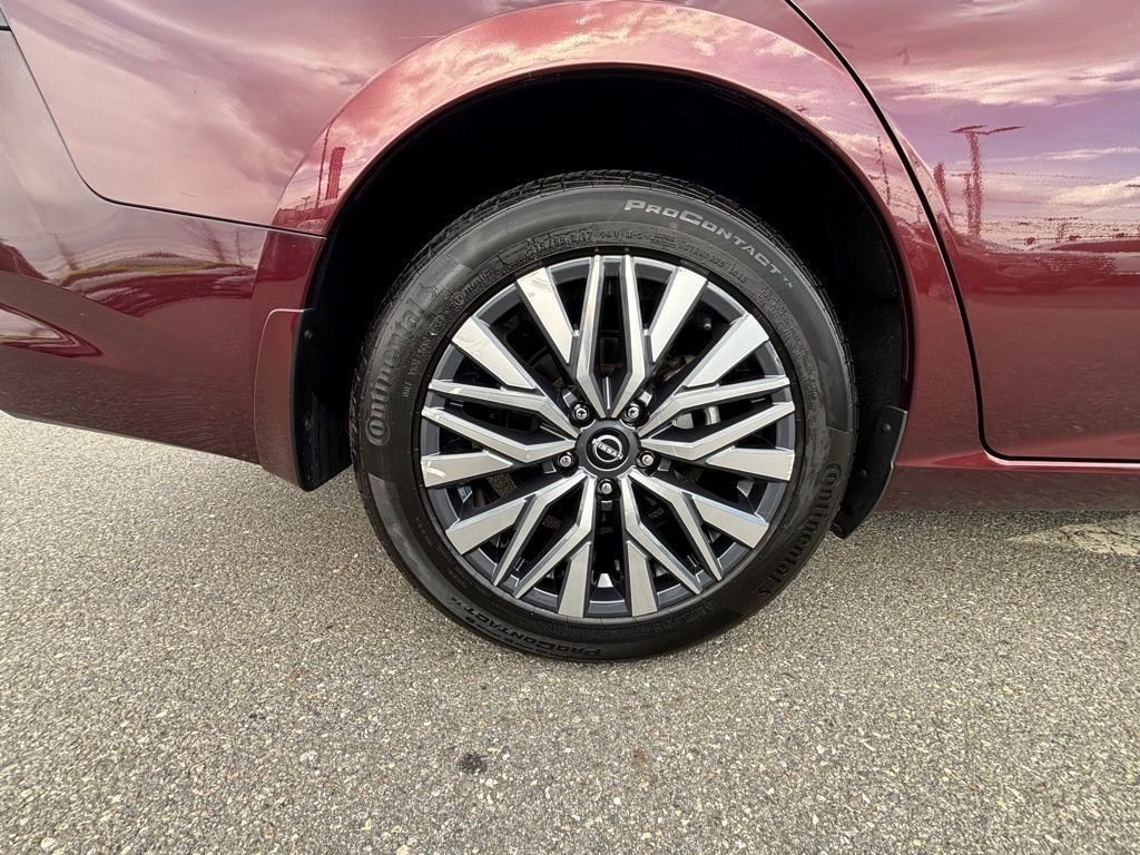 Used 2023 Nissan Altima 2.5 SV w/ SV Premium Package image 21