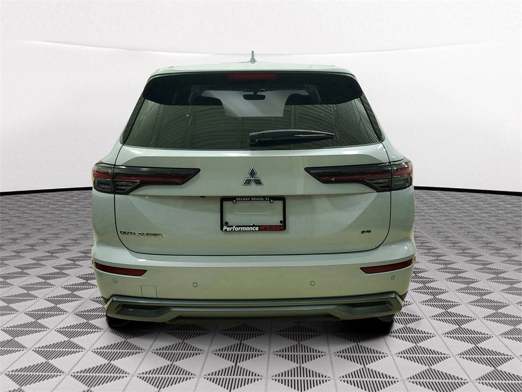 New 2025 Mitsubishi Outlander SE image 5