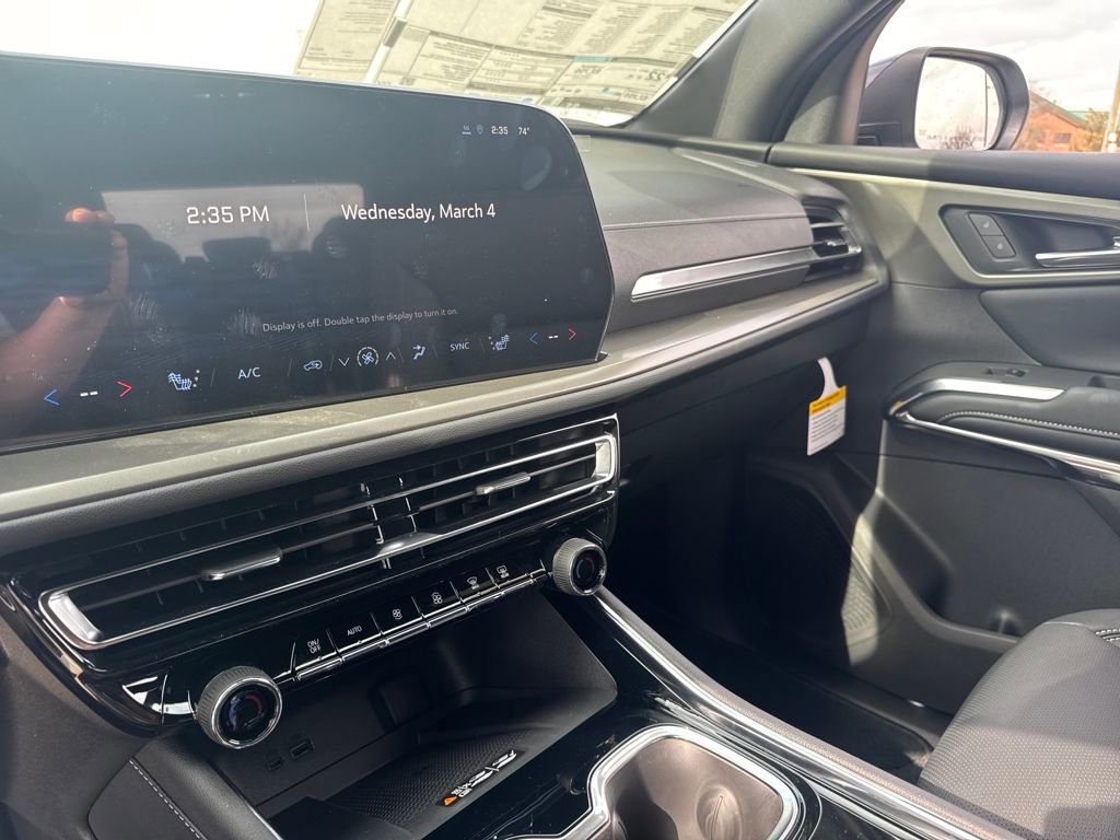 New 2026 Chevrolet Traverse LT w/ Midnight/Sport Edition image 17