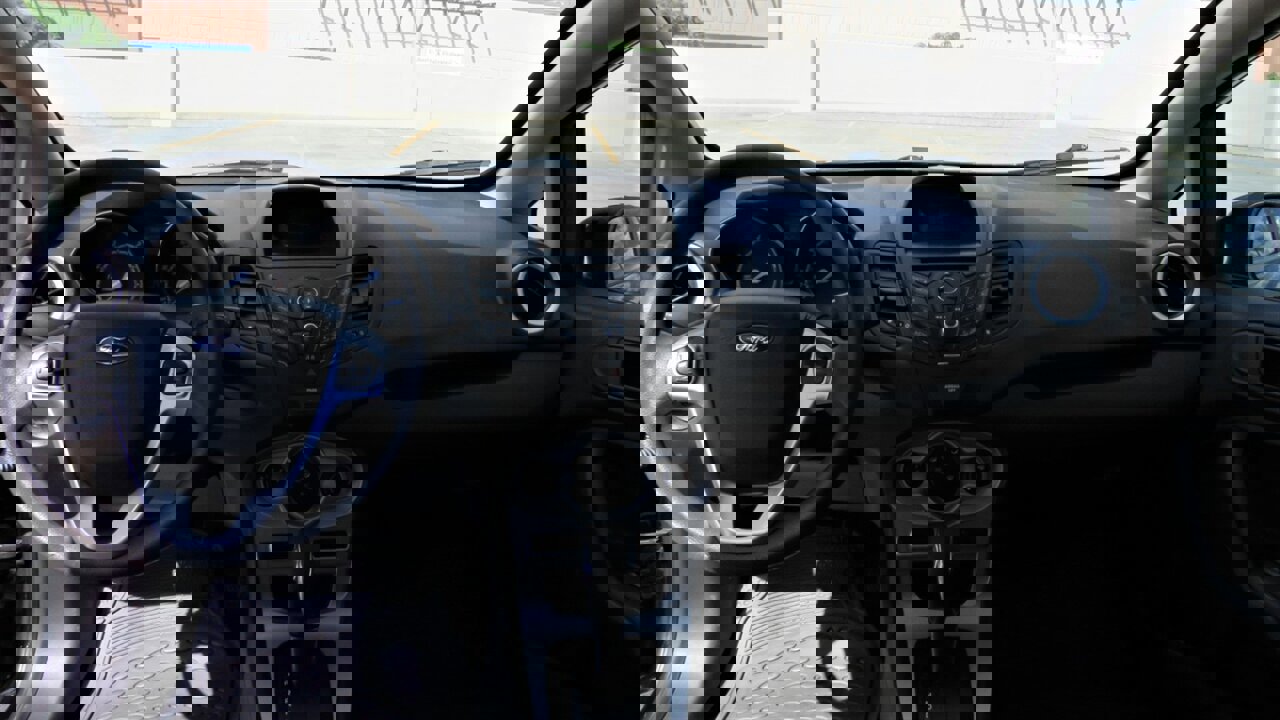 Used 2017 Ford Fiesta SE image 9