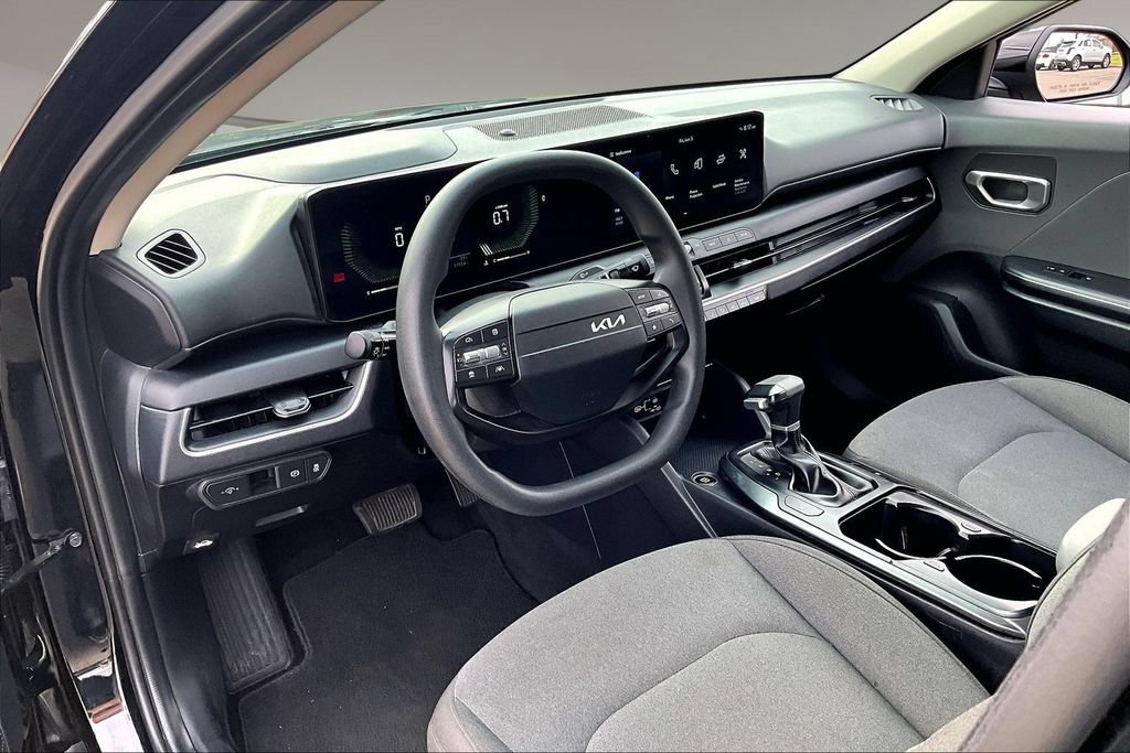 Used 2025 Kia K4 FWD image 13