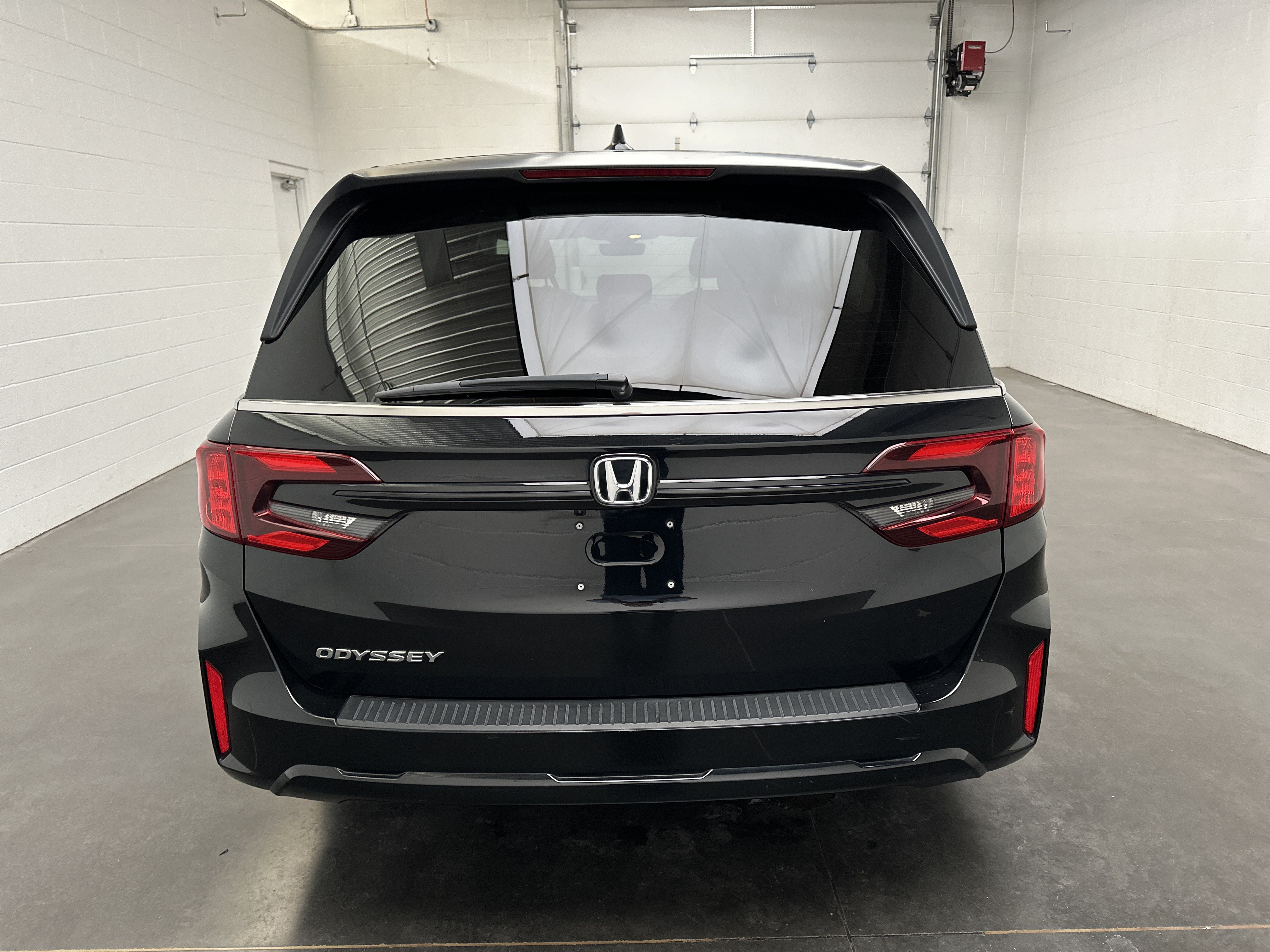 Used 2025 Honda Odyssey EX-L image 7