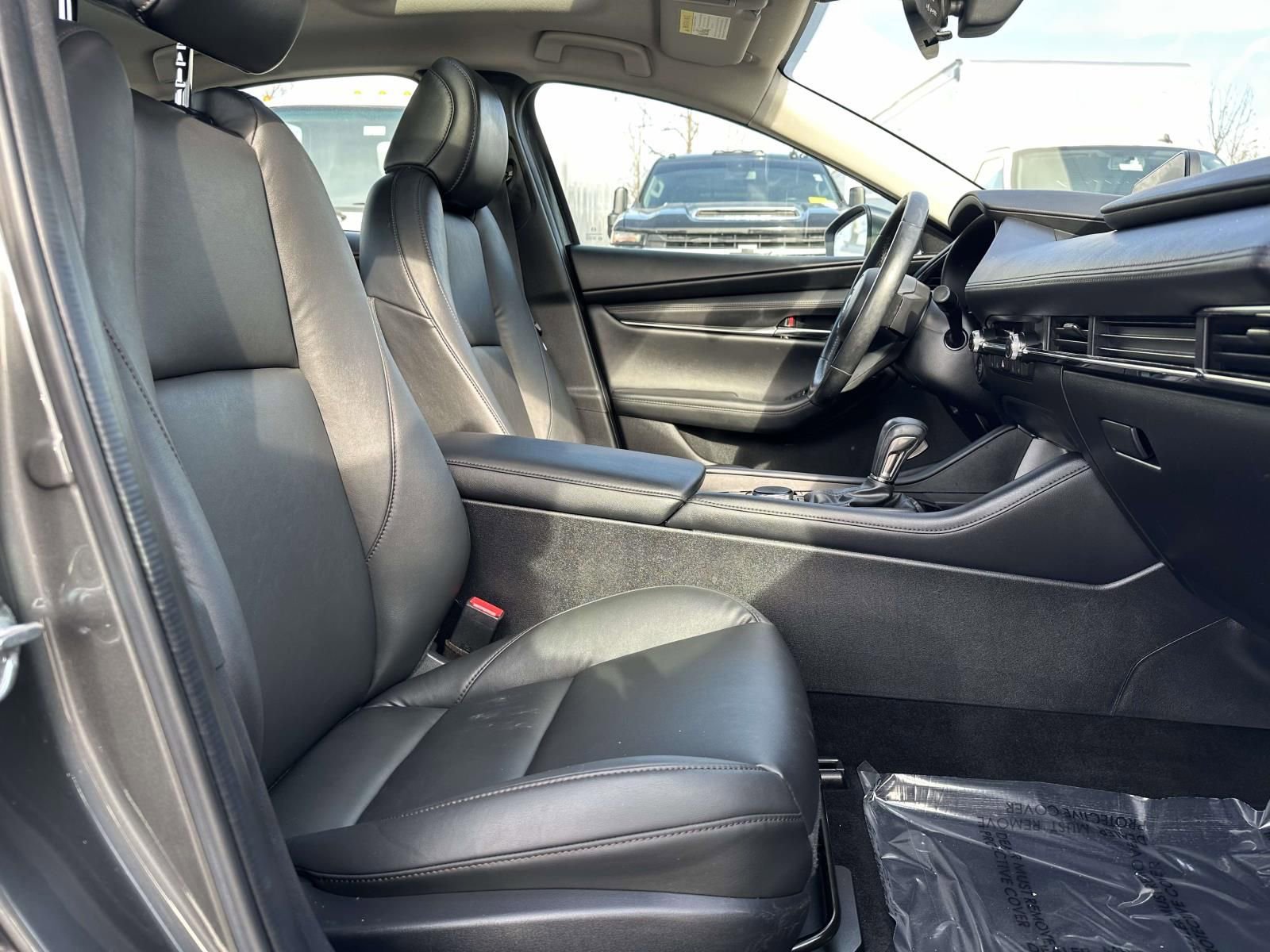 Used 2022 MAZDA MAZDA3 s image 26