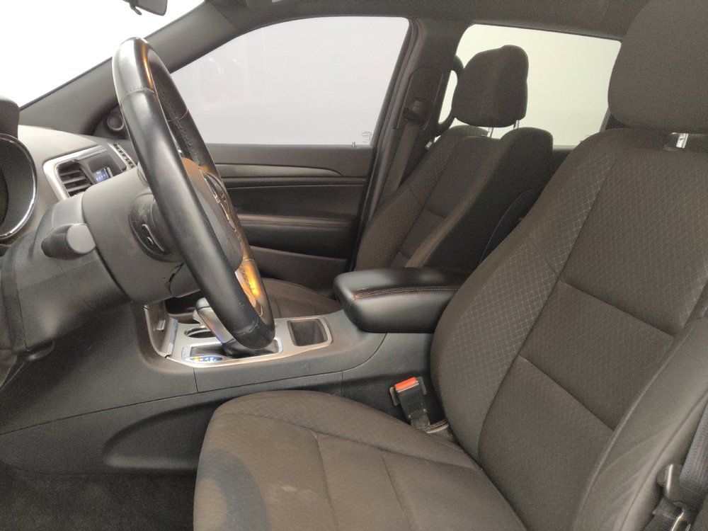 Used 2018 Jeep Grand Cherokee Laredo RWD image 17