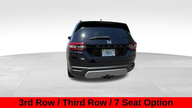 Used 2025 Honda Pilot TrailSport image 2