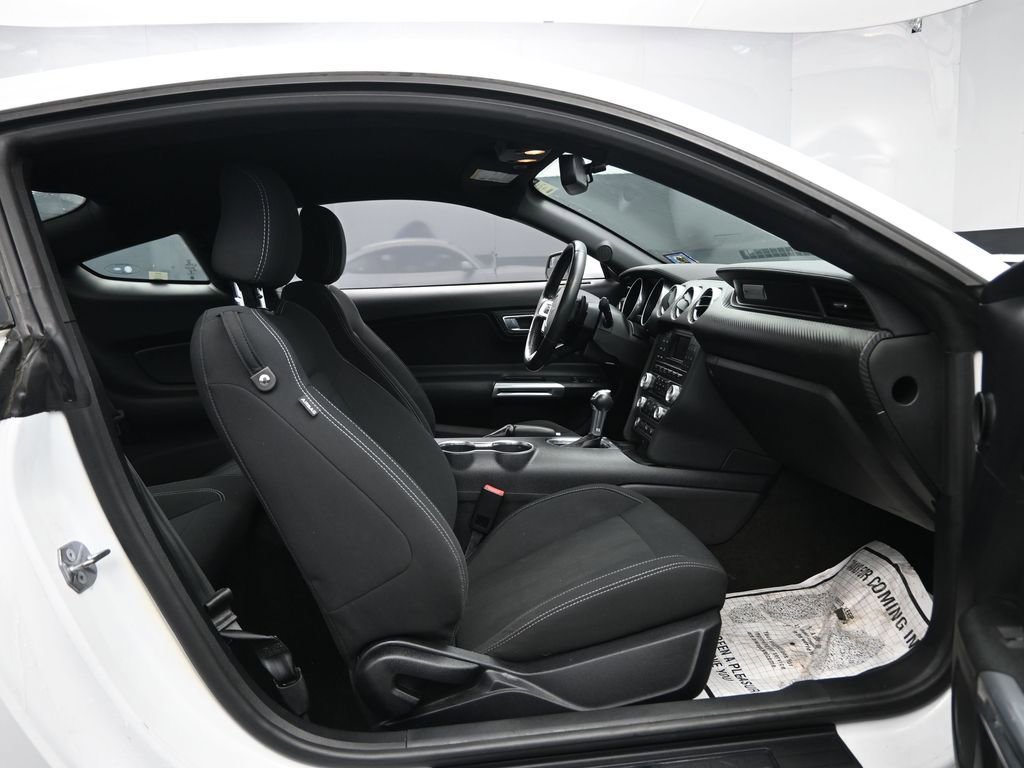 Used 2018 Ford Mustang EcoBoost image 27