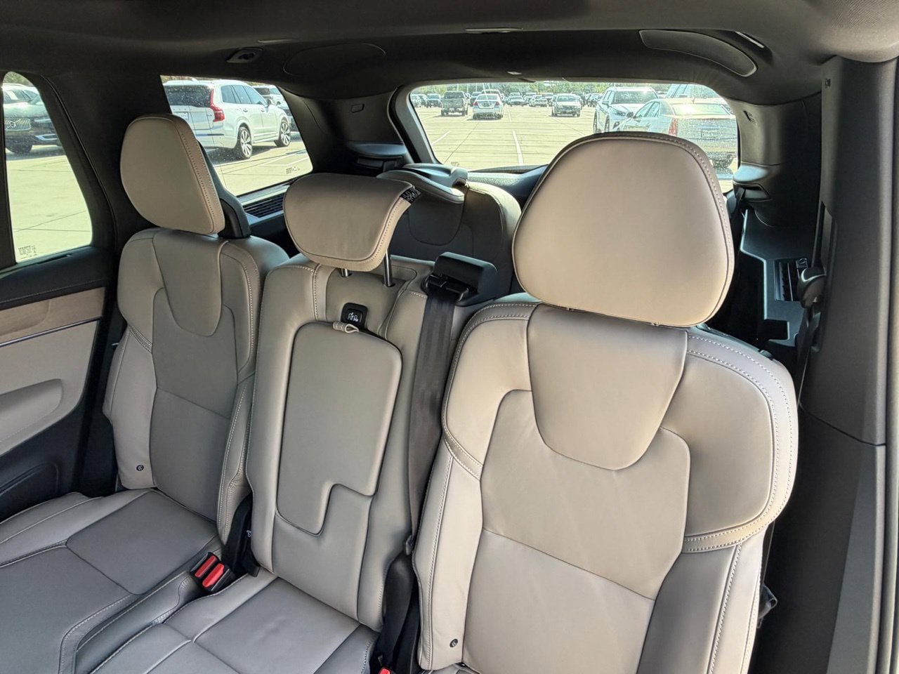 New 2026 Volvo XC90 B6 Plus w/ Protection Package Premier AWD/4WD image 23