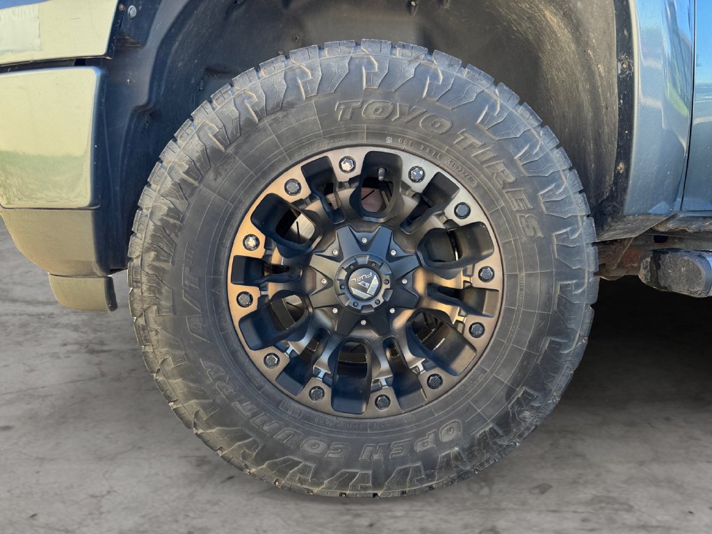 Used 2011 GMC Sierra 2500 Denali AWD/4WD image 9