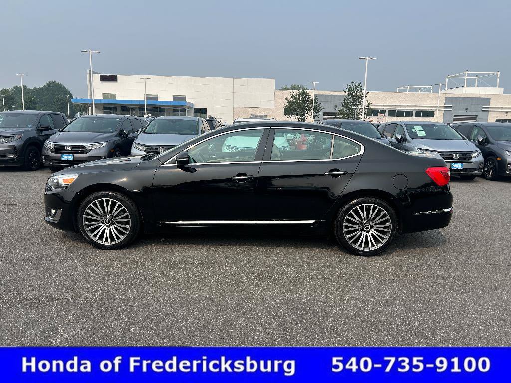 Used 2015 Kia Cadenza Premium w/ Technology Package FWD image 2