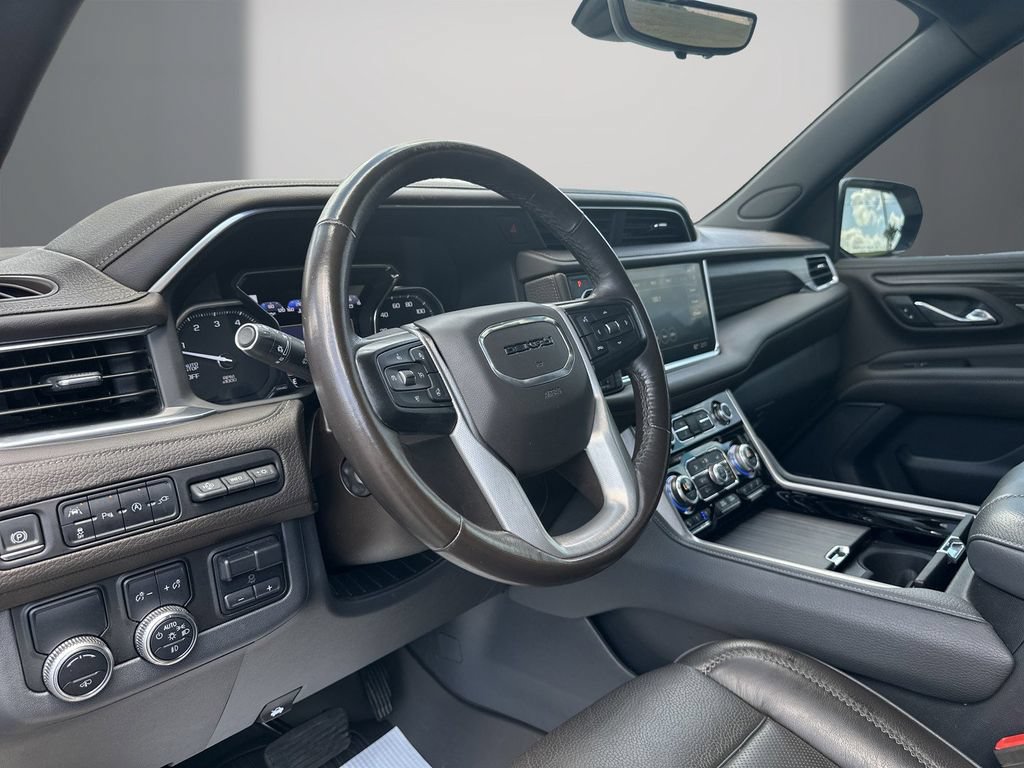 Used 2021 GMC Yukon XL Denali w/ Denali Ultimate Package RWD image 14