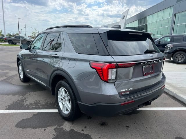 Used 2025 Ford Explorer Active AWD/4WD image 7