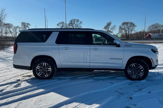 Used 2025 Chevrolet Suburban Z71 AWD/4WD image 6