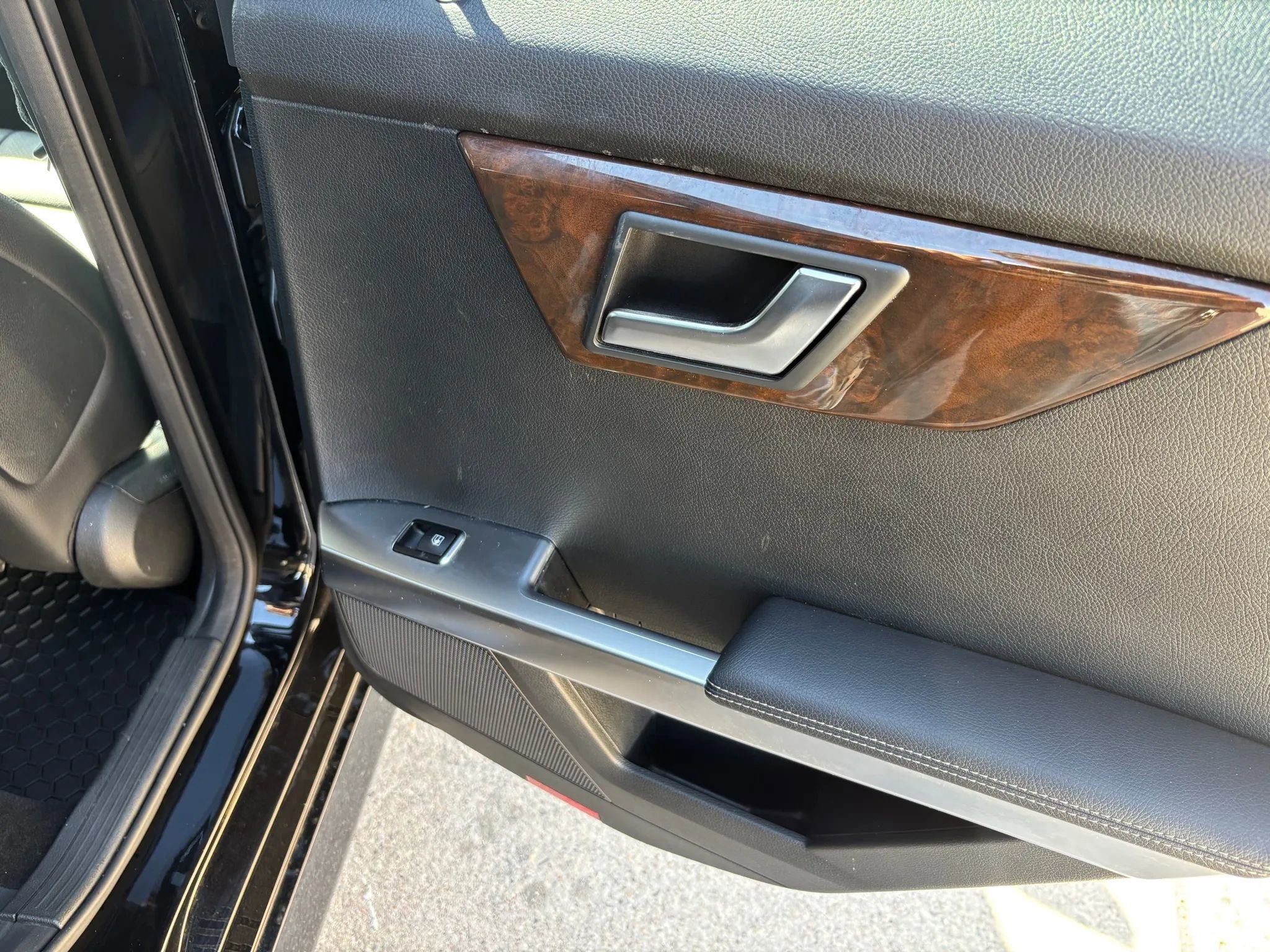 Used 2015 Mercedes-Benz GLK 350 GLK 350 Sport Utility 4D image 27