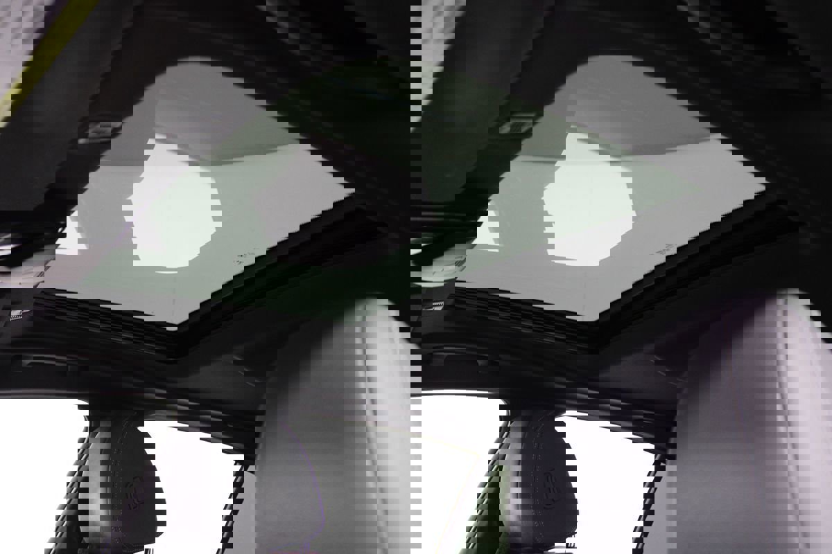 Used 2023 BMW 530e 530e w/ M Sport Package image 9