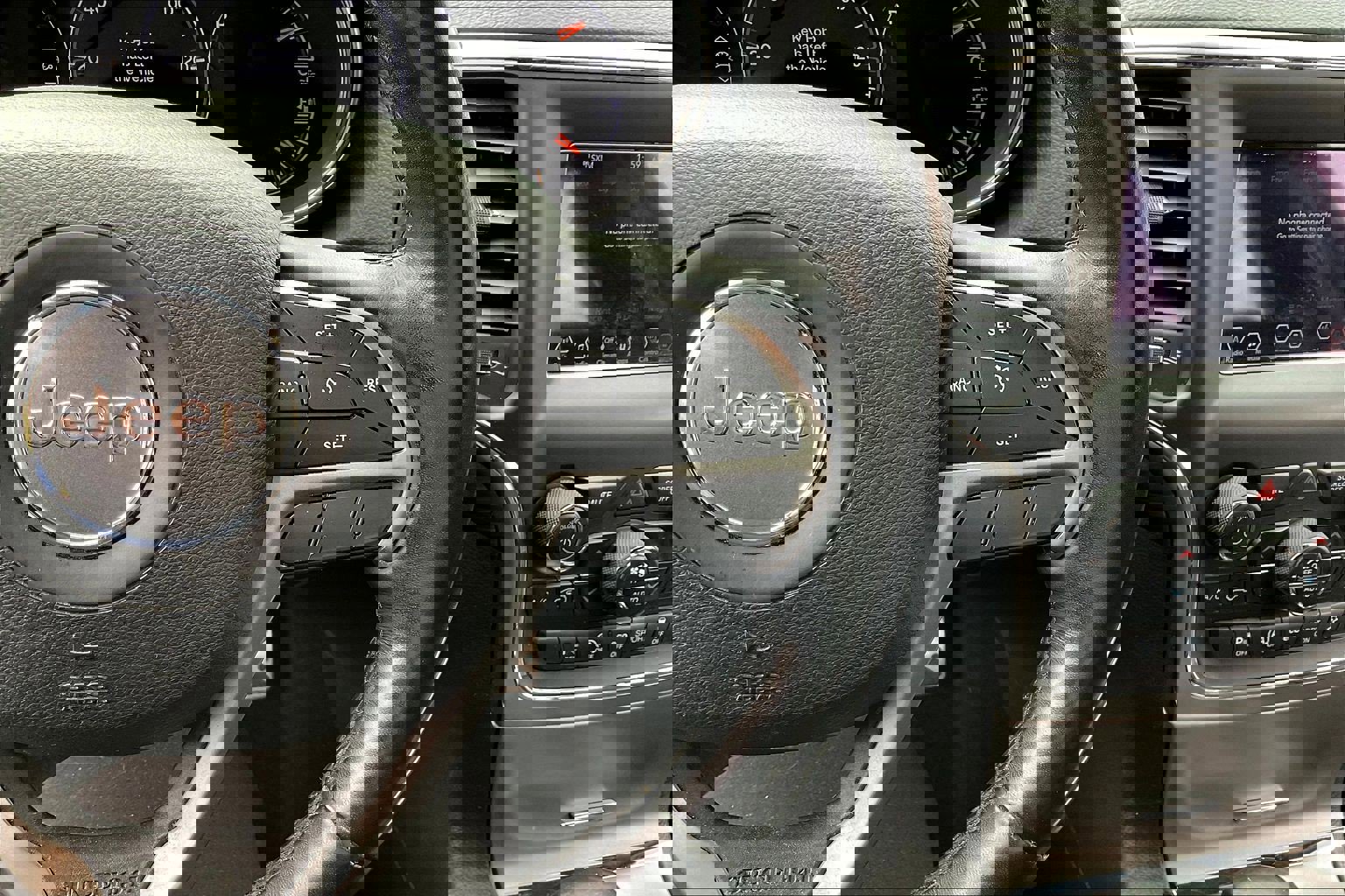 Used 2021 Jeep Grand Cherokee Laredo w/ Security & Convenience Group image 13