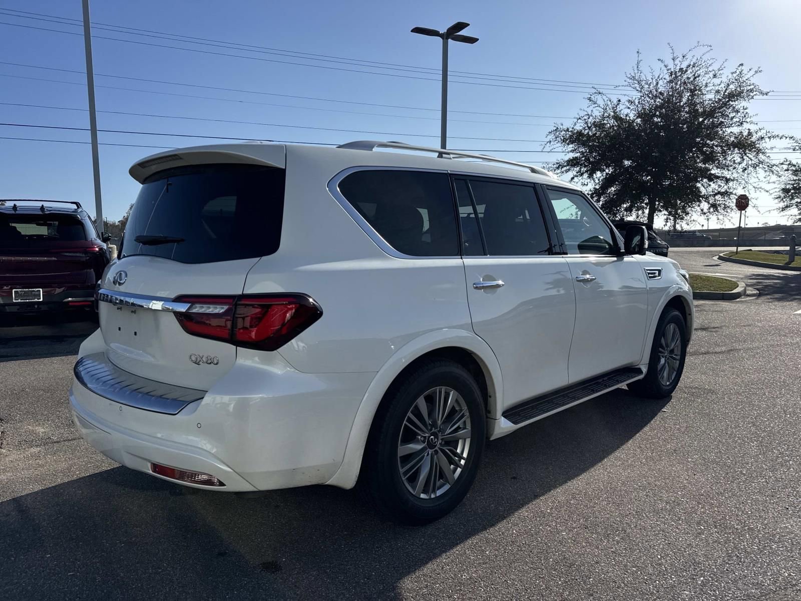 Used 2021 INFINITI QX80 Luxe w/ All-Season Package image 6