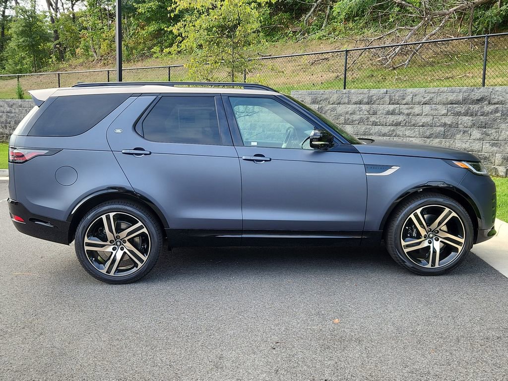 New 2026 Land Rover Discovery Limited Edition image 11