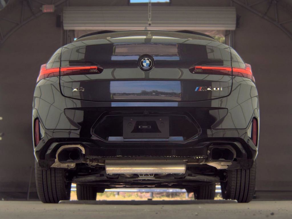Used 2025 BMW X4 M40i AWD/4WD image 4