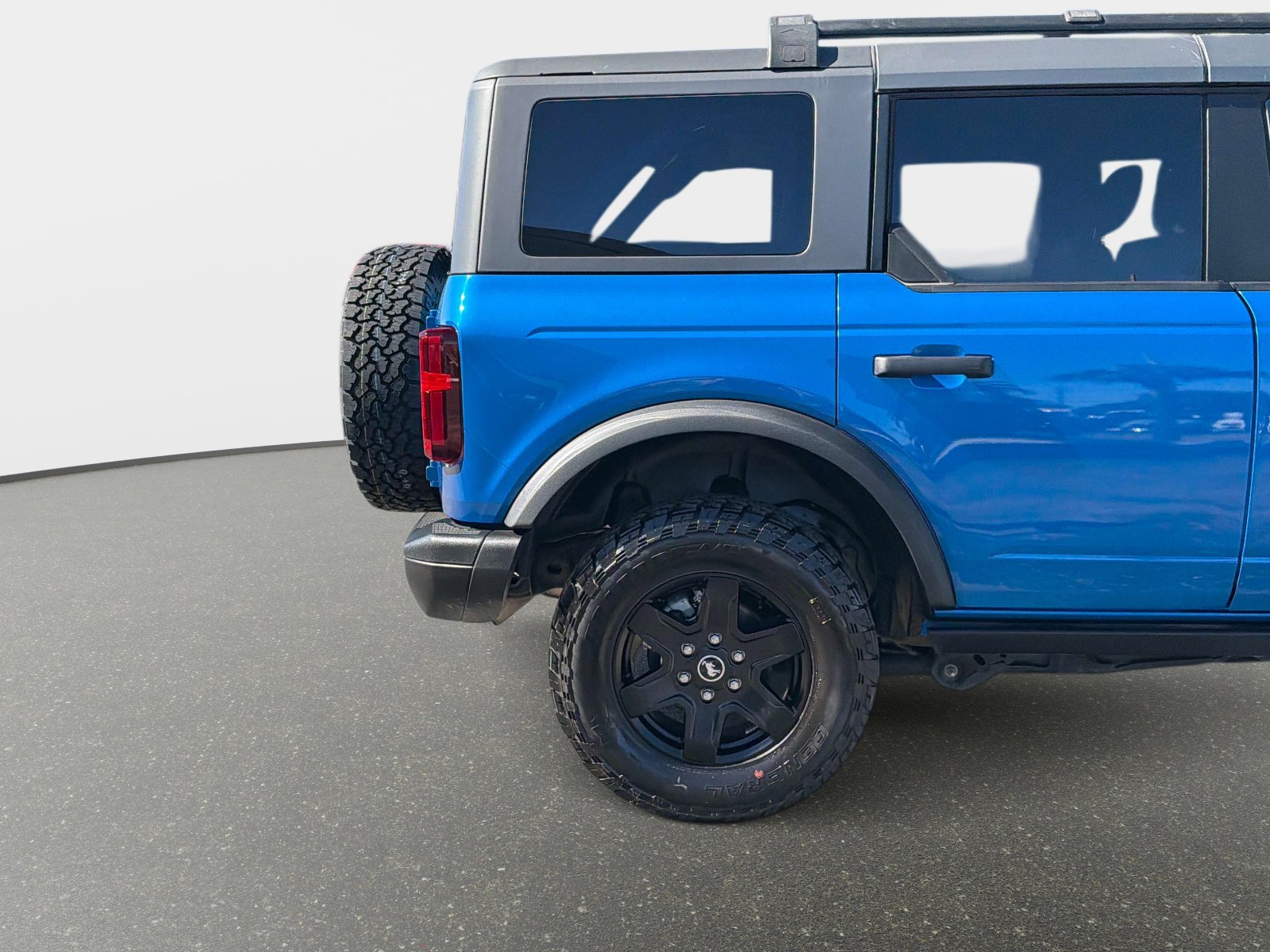 Used 2024 Ford Bronco Black Diamond image 17