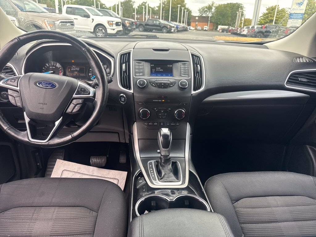 Used 2015 Ford Edge SEL FWD image 16