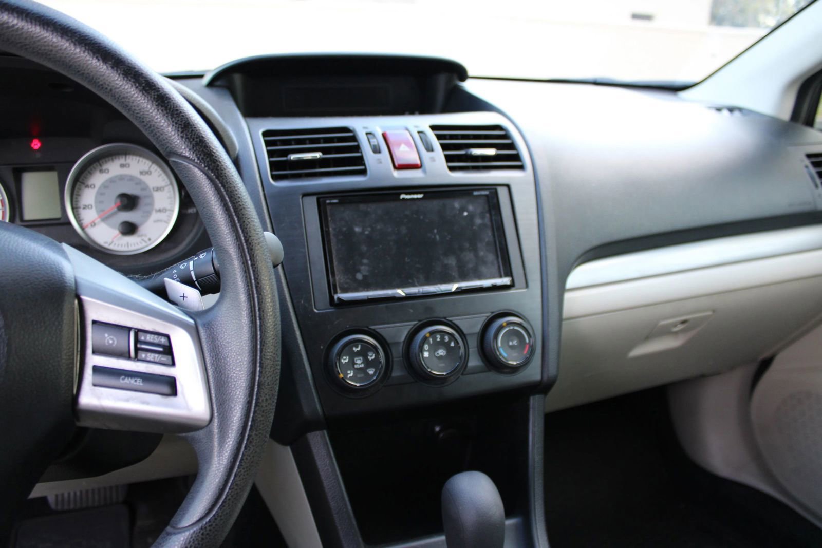 Used 2014 Subaru Impreza 2.0i Premium w/ All-Weather Package w/CVT image 11