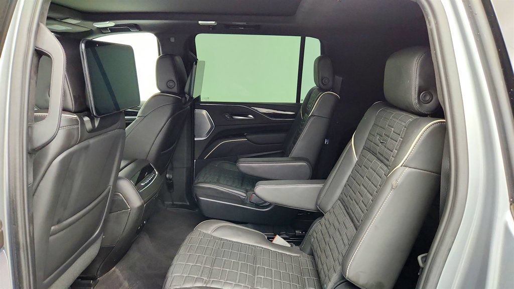 Used 2024 Cadillac Escalade ESV V w/ LPO, ONYX Package AWD/4WD image 23