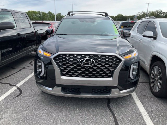 Used 2022 Hyundai Palisade Calligraphy FWD image 2