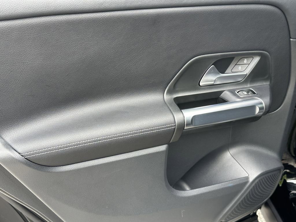 Certified 2025 Mercedes-Benz GLB 250 image 25