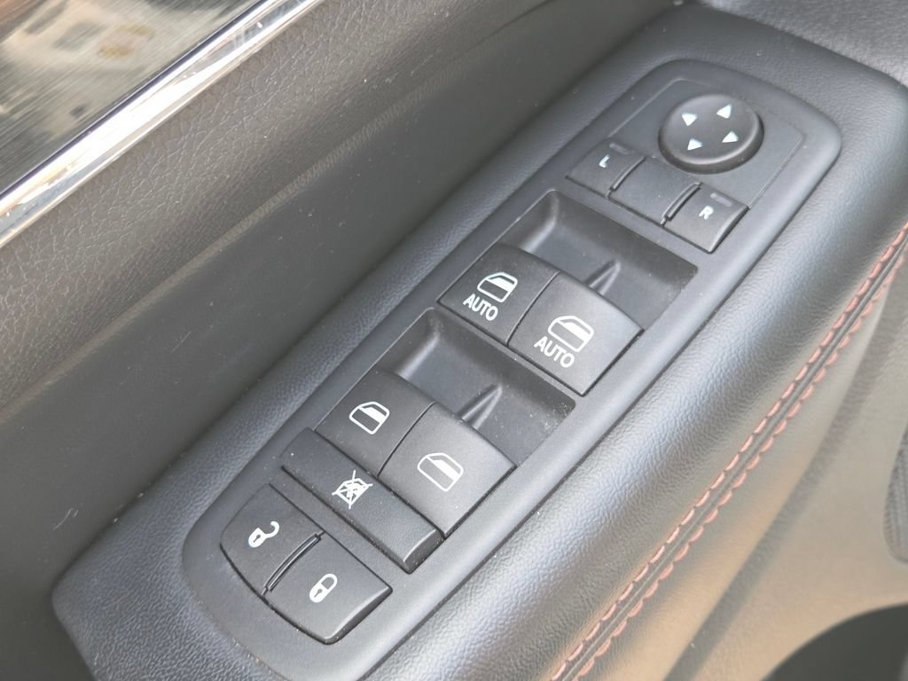 Used 2016 Jeep Grand Cherokee Limited 75th Anniversary AWD/4WD image 34