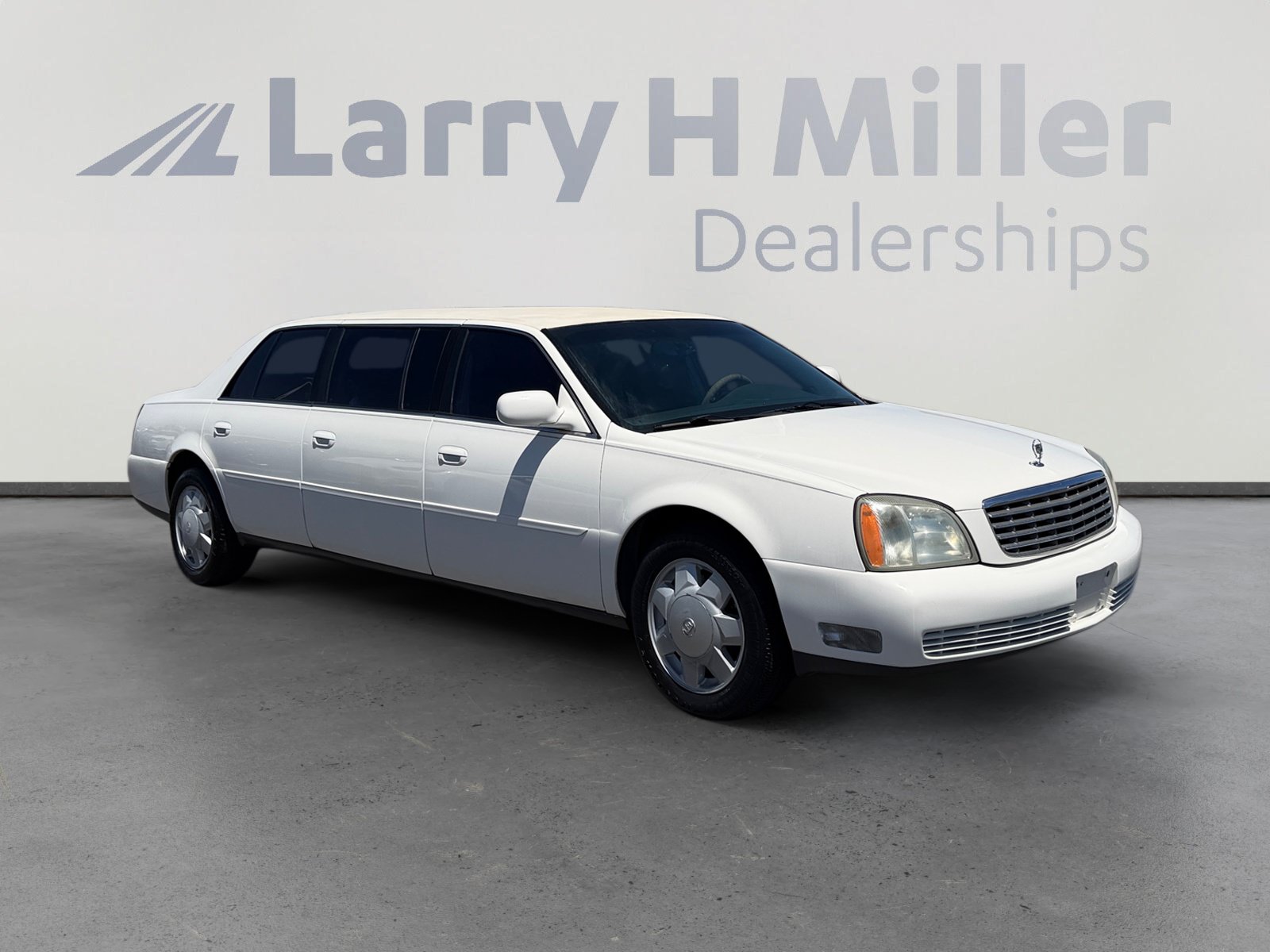 Used 2003 Cadillac De Ville Limousine FWD image 7