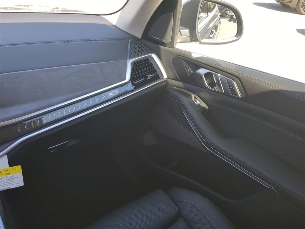 New 2026 BMW X7 xDrive40i w/ Premium Package image 17