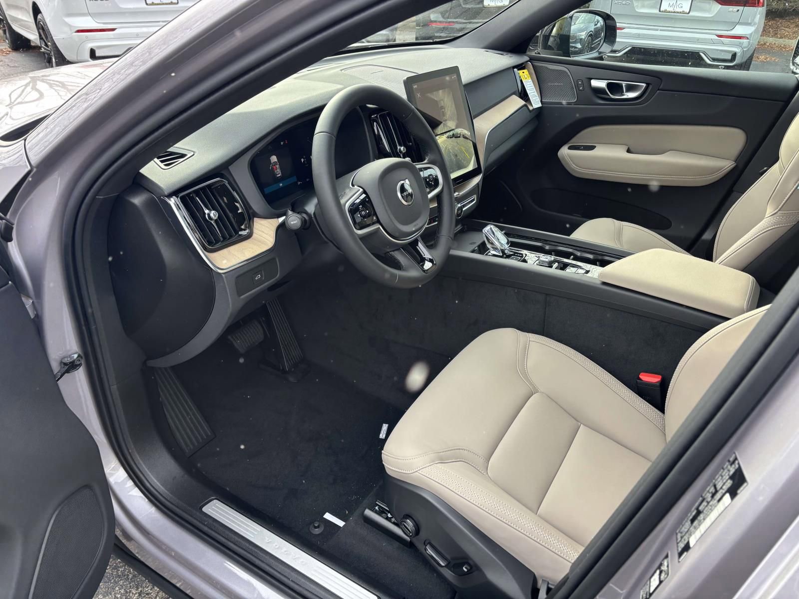 New 2026 Volvo XC60 B5 Plus w/ Protection Package Premier image 23