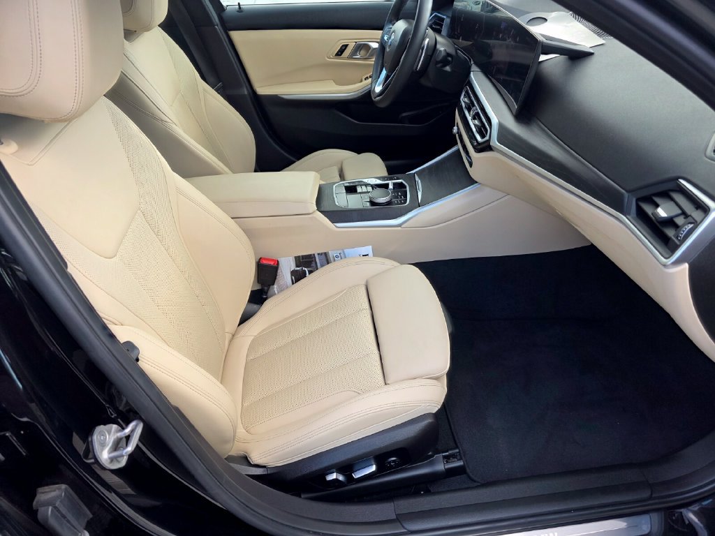 Certified 2024 BMW 330i Sedan w/ Convenience Package RWD image 28