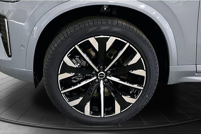 New 2026 Volvo XC90 T8 Plus w/ Protection Package Premier image 16