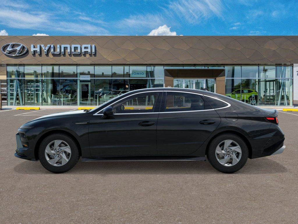 New 2026 Hyundai Sonata SE FWD image 3