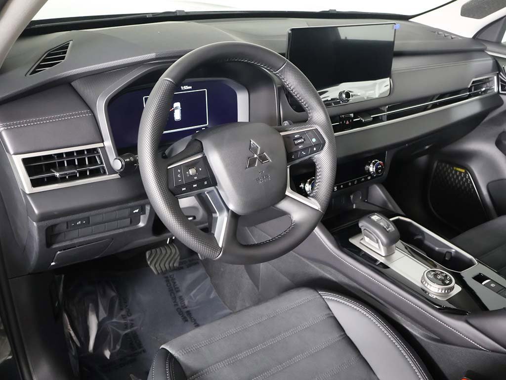 New 2025 Mitsubishi Outlander SE image 31