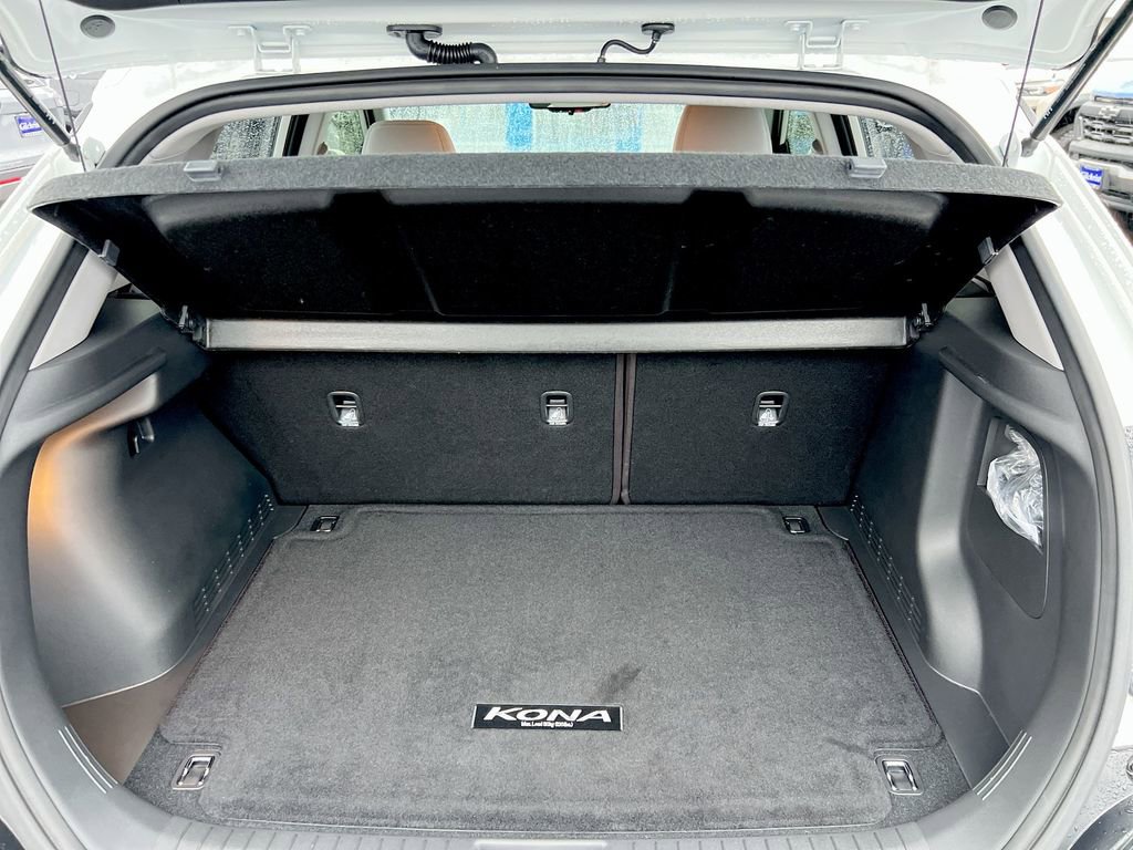 Used 2023 Hyundai Kona SE w/ Cargo Package image 21