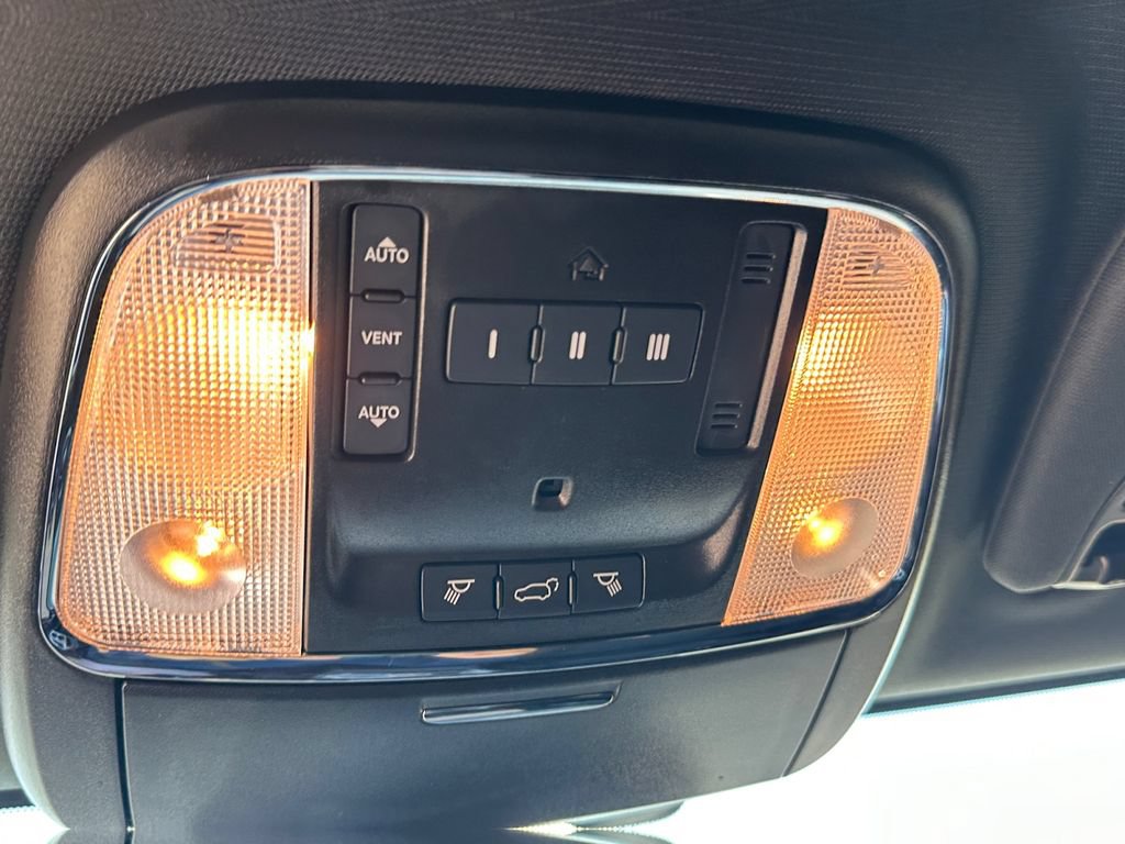 Used 2021 Jeep Grand Cherokee Freedom Edition AWD/4WD image 25