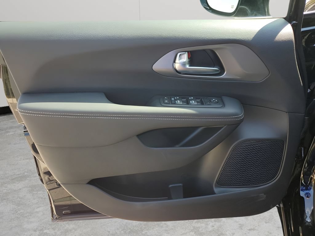 New 2026 Chrysler Voyager LX FWD image 26