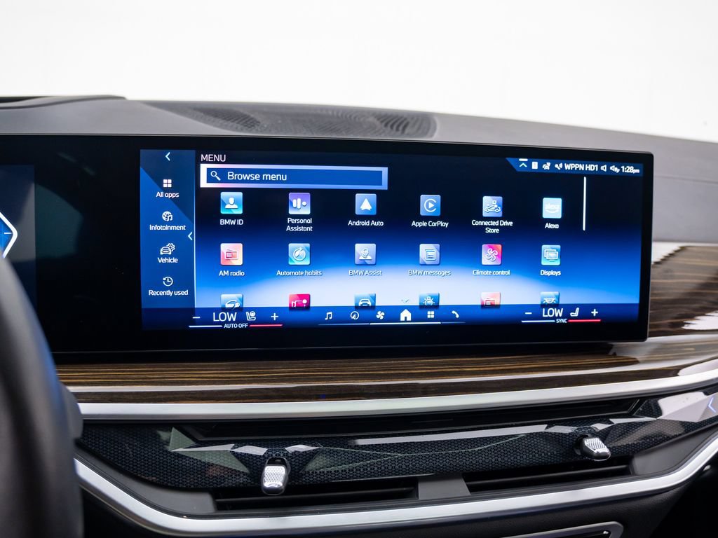 Used 2024 BMW X7 xDrive40i w/ Parking Assistance Package AWD/4WD image 30