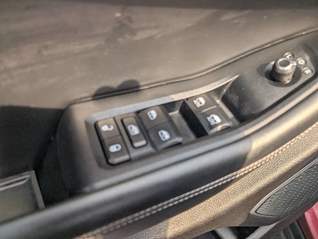 Used 2022 Jeep Grand Cherokee L Laredo w/ Luxury Tech Group I AWD/4WD image 15