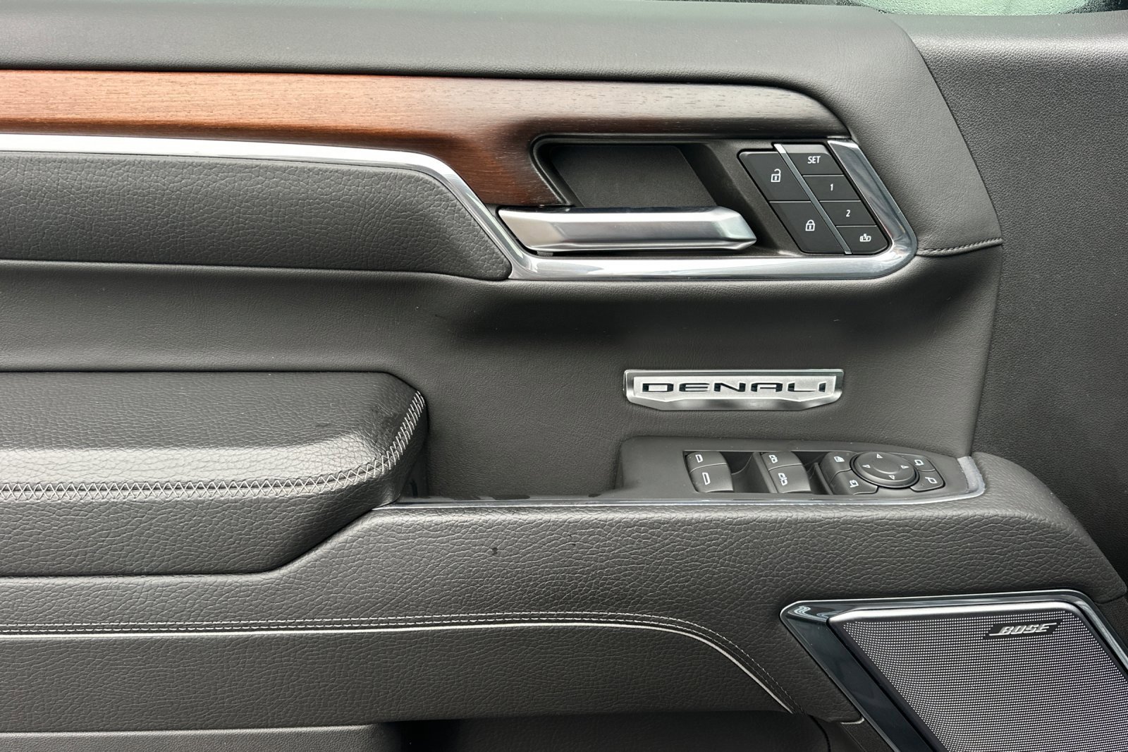 Used 2024 GMC Sierra 1500 Denali image 11