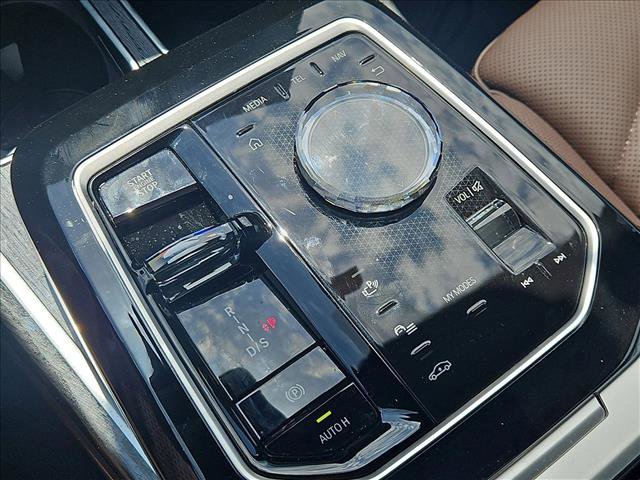 Used 2025 BMW 740i xDrive AWD/4WD image 12