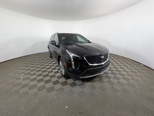 Certified 2023 Cadillac XT4 Premium Luxury w/ Cold Weather Package image 31