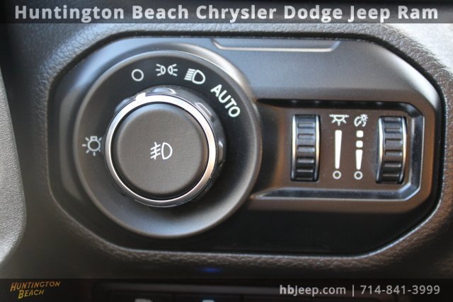 Used 2022 Jeep Wrangler Unlimited Sahara w/ Cold Weather Group image 21