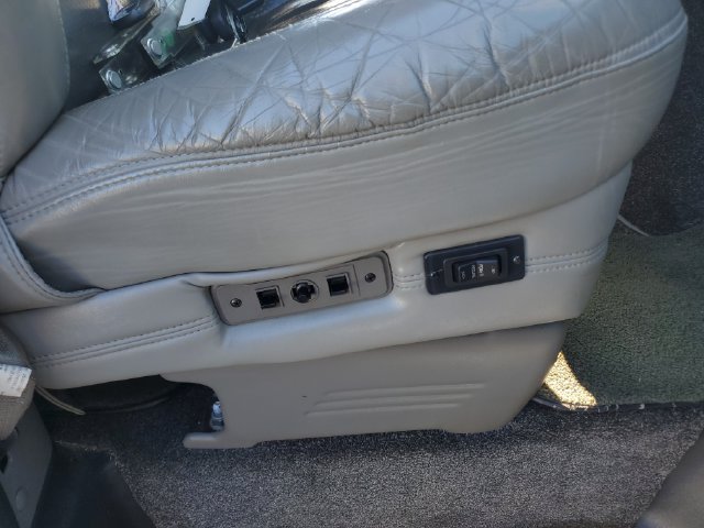 Used 2010 Chevrolet Express 3500 LT w/ LT Preferred Equipment Group RWD image 15