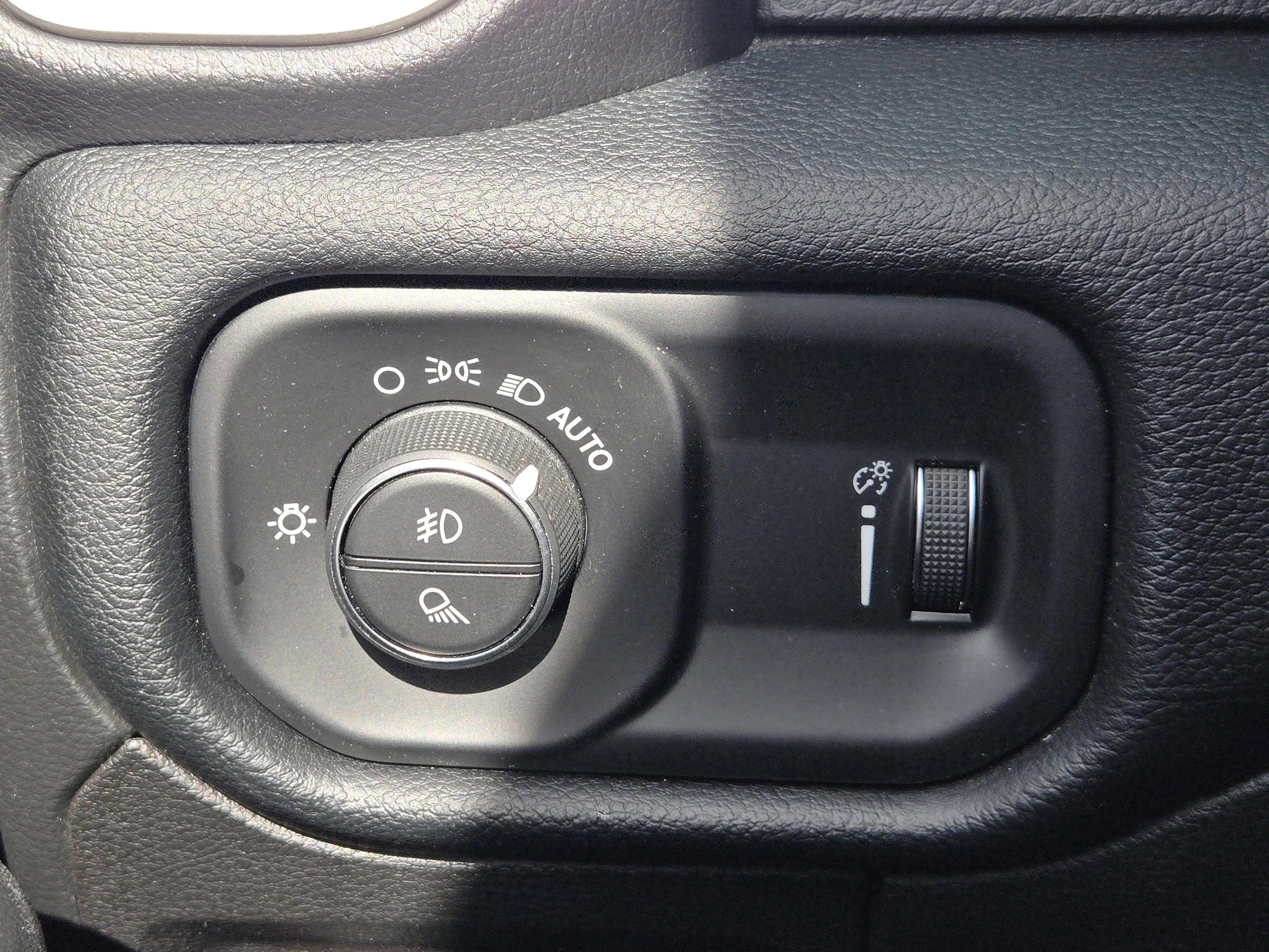 Used 2021 RAM 1500 Big Horn image 24